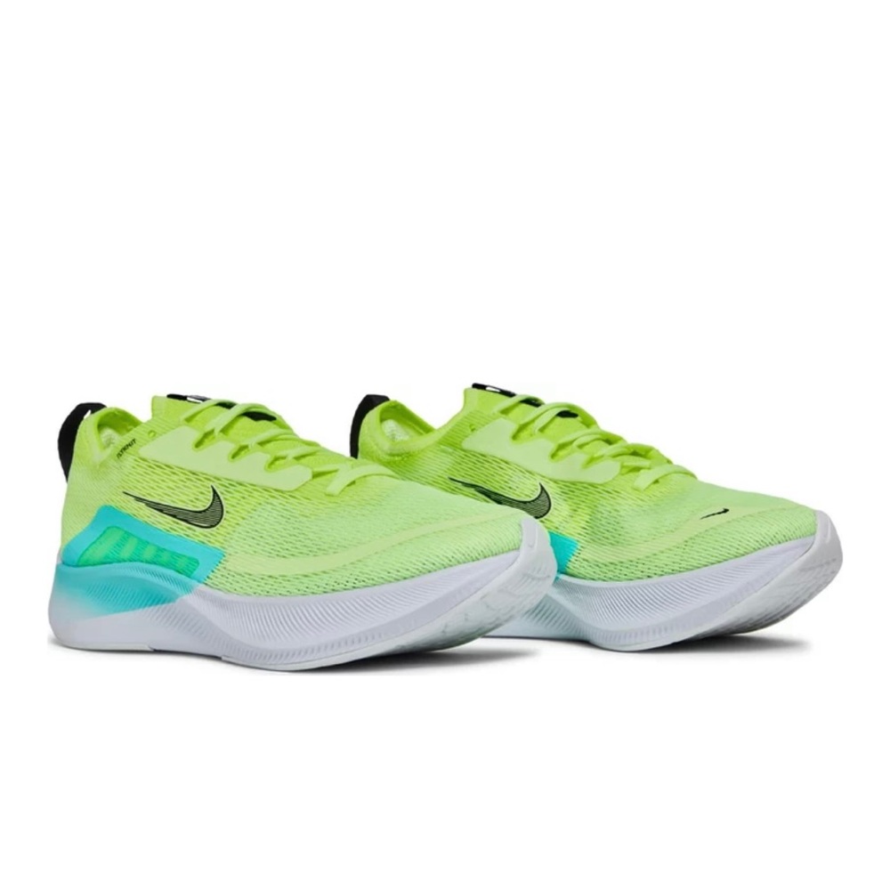 Women’s Nike zoom fly 4